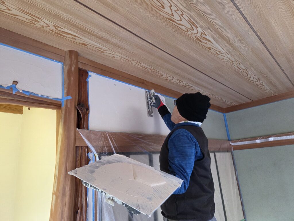 塗り壁の施工中